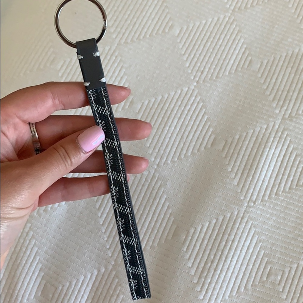Keychain - looks like Goyard